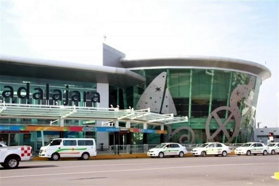 Vuelos afectados en Jalisco: 143 cancelados y 35 con retraso.