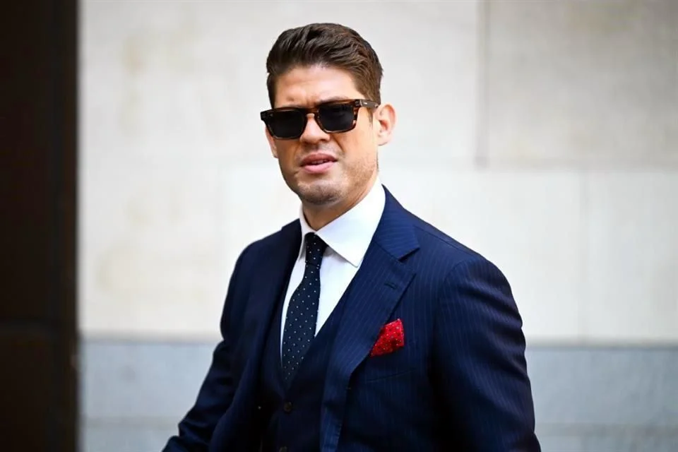 Fraude en la industria aérea mediante falsificación de piezas y registros Fraude en la industria aérea mediante falsificación de piezas y registros