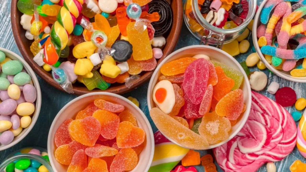 Alertan sobre arsénico en golosinas; autoridades en acción.