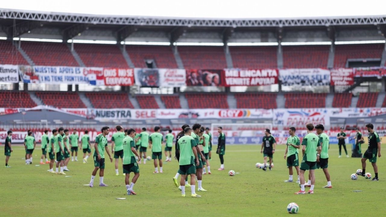 La Selección Mexicana se prepara para enfrentar a Islandia.