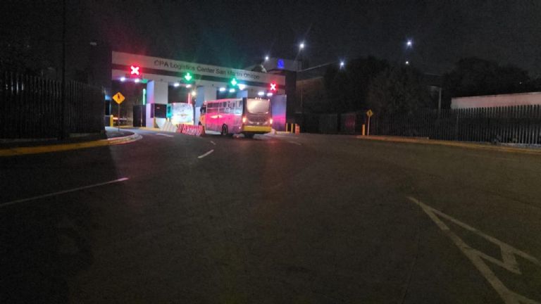 Tráfico normalizado en Cuautitlán Izcalli tras caos por transporte de carga en San Martín Obispo.