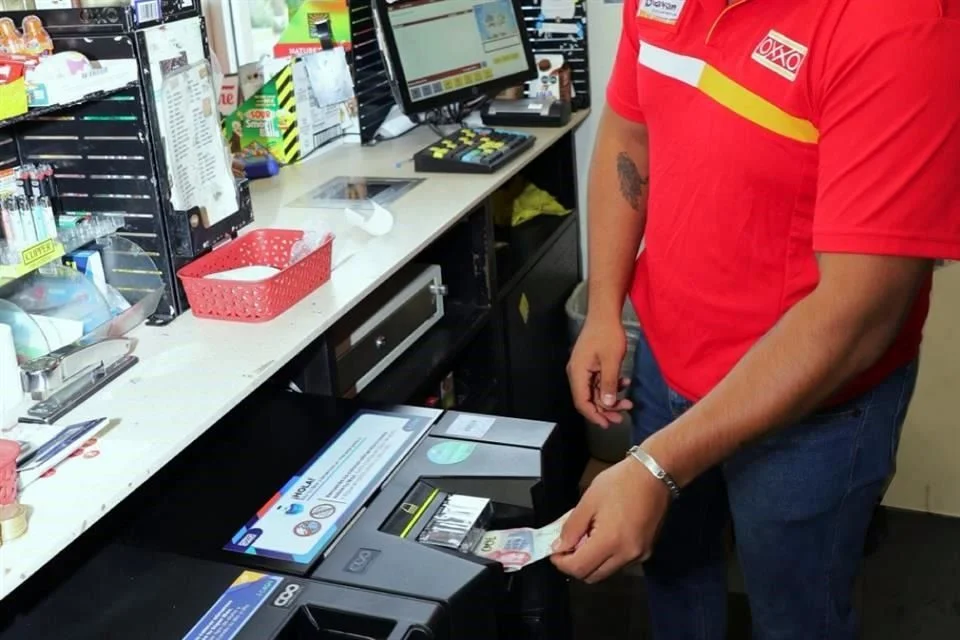 Femsa despide empleados de su división financiera digital.