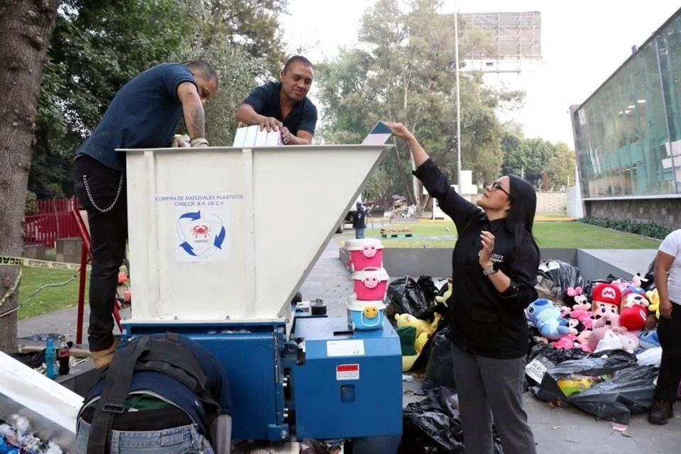 IMPI decomisa mercancía ilegal valorada en 3 millones de pesos.