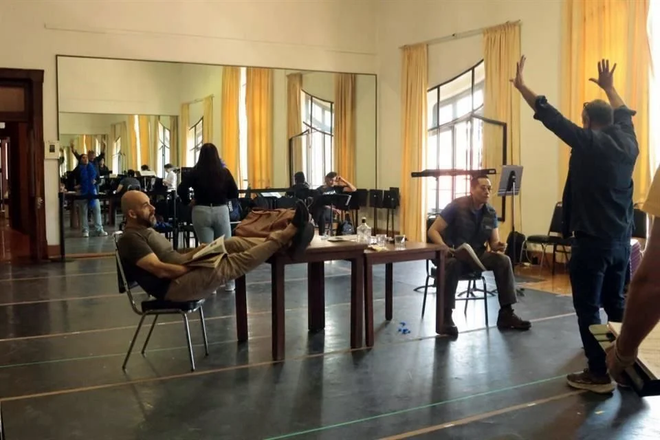 Estreno de “La Ópera de los Tres Centavos” en Bellas Artes.