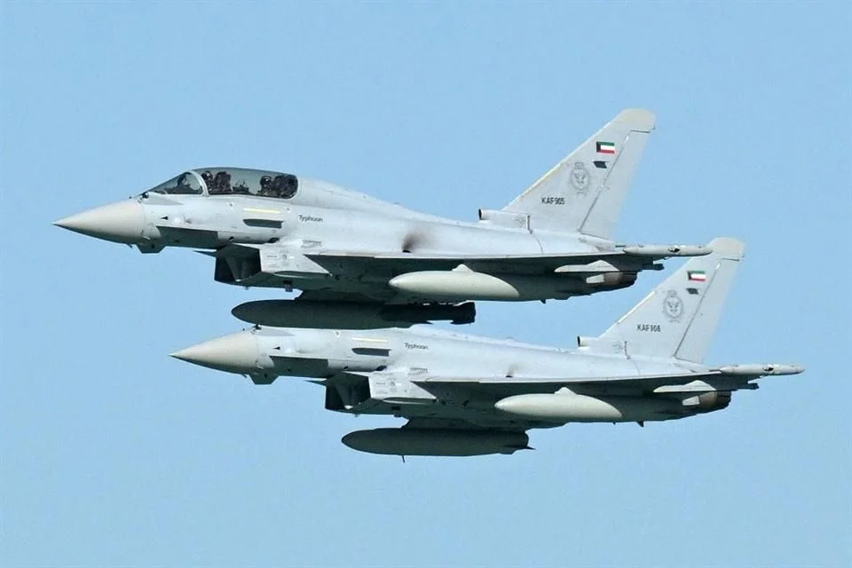 Fuerzas aéreas italiana y británica posicionan aviones de combate en el Golfo Pérsico.