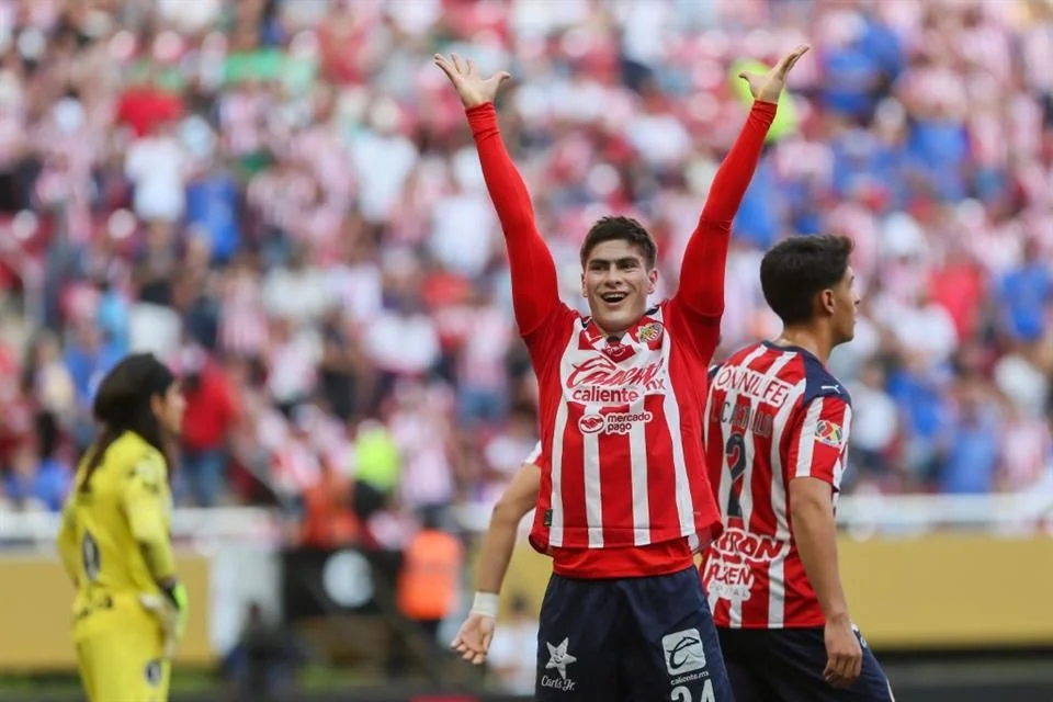 Chivas vence a Santos con anotación doble de ‘Hormiga’. Chivas vence a Santos con anotación doble de ‘Hormiga’.