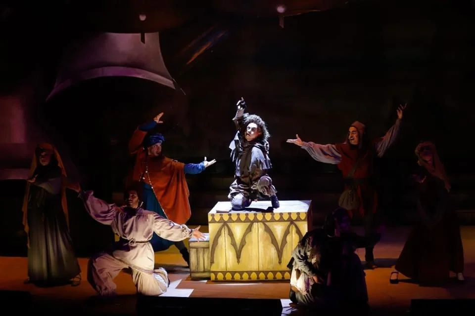 El musical “Notre Dame” revitaliza la escena teatral alternativa.