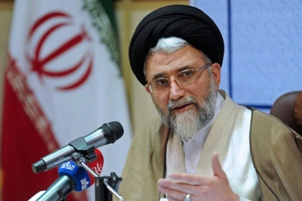 *   Irán: ministro de inteligencia fallecido tras anuncio israelí.
*   Israel confirma deceso de alto funcionario de inteligencia iraní.
*   Muerte de un ministro iraní de inteligencia, según Israel.
*   Israel anuncia la muerte de un responsable de inteligencia de Irán.