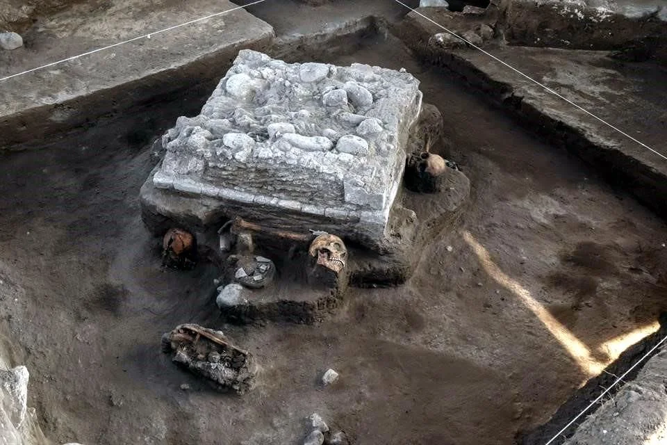 Descubrimiento de vestigios toltecas en el trayecto del Tren CDMX-Querétaro.