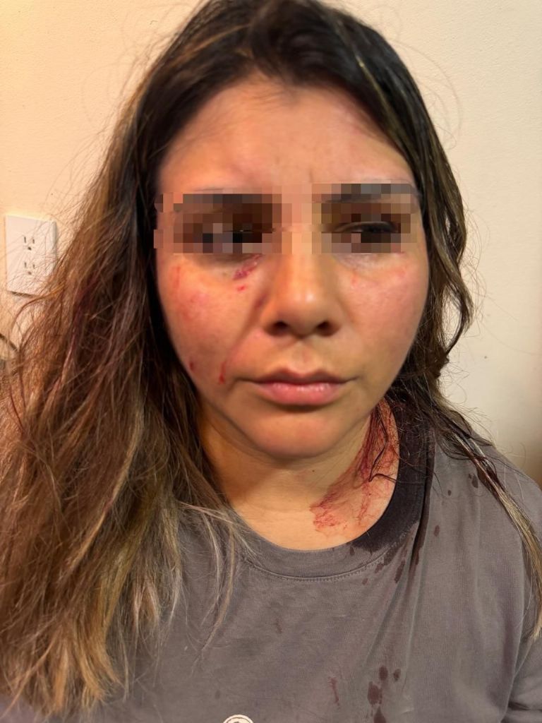 Huésped de Airbnb en Tamaulipas agredida y despojada por sus ocupantes mientras su hijo observaba.