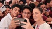 Sheinbaum da becas a estudiantes de Chiapas.