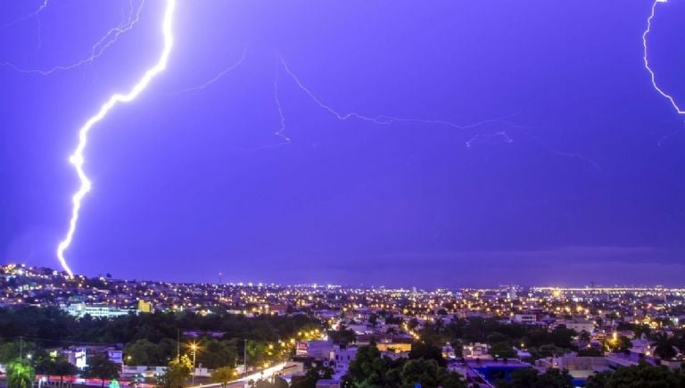 Alertan a 24 estados: lluvias, granizo, rayos el sábado.