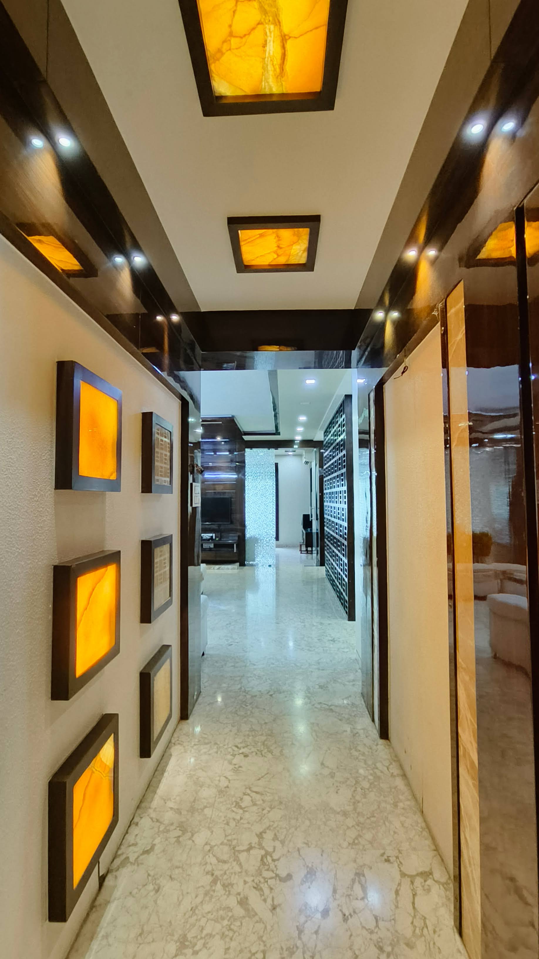 Premium 4 BHK Resale Flat for Sale in Surat | 4150 Sq.Ft