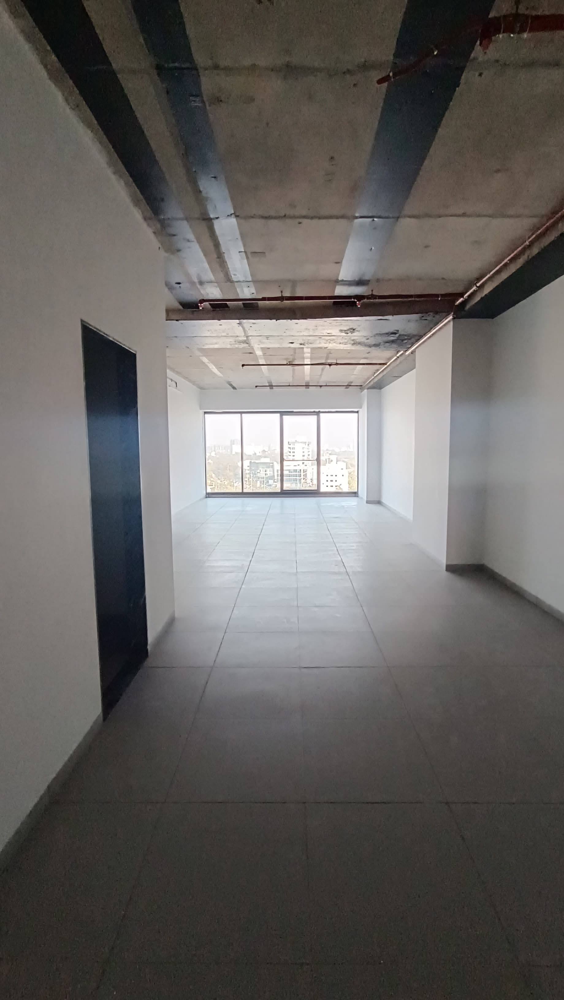 Commercial Office Space for Rent in Surat | 1500 Sq.Ft