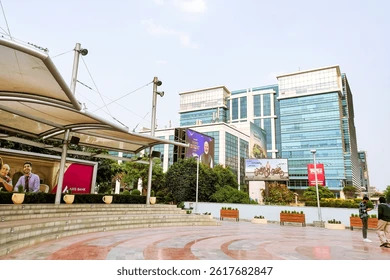 Bus stop near Cyber Hub / DLF Cyber City Vicinity