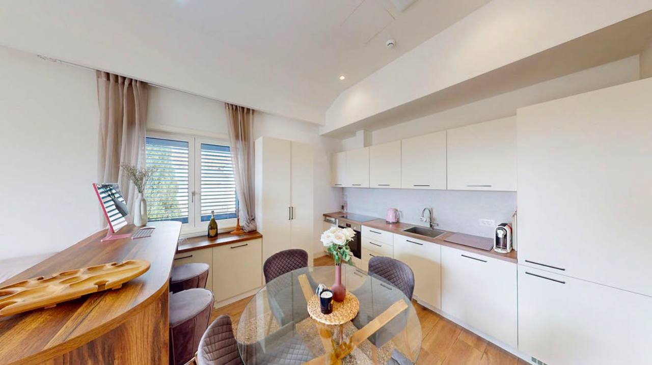 Voll möbliertes 1-Schlafzimmer-Apartment, 59 m², hohe Decken, italienische Möbel — Luštica Bay 9
