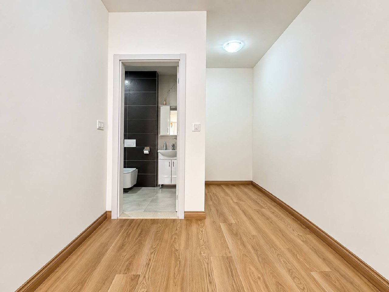 One-Bedroom Apartment 60m², Laze, Budva 5