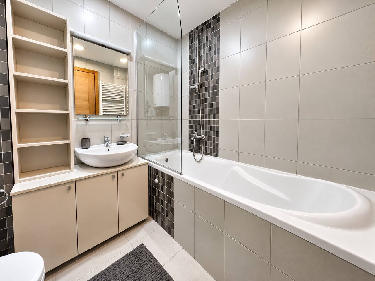 1-bedroom apartment 51 m² for yearly rent, 5th floor with lift, 500 m from the sea — Rozino, Budva 8