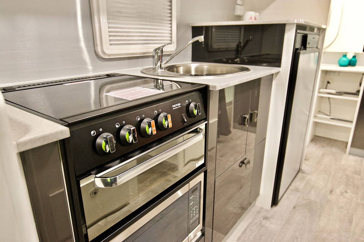 Manta Ray Pop Top - Motoco RV