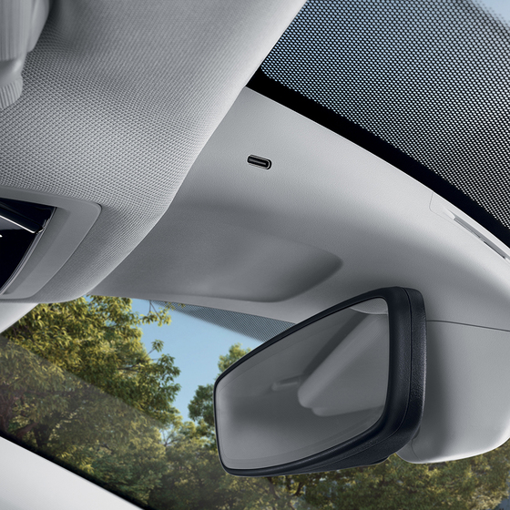 USB-C in the rear view mirror