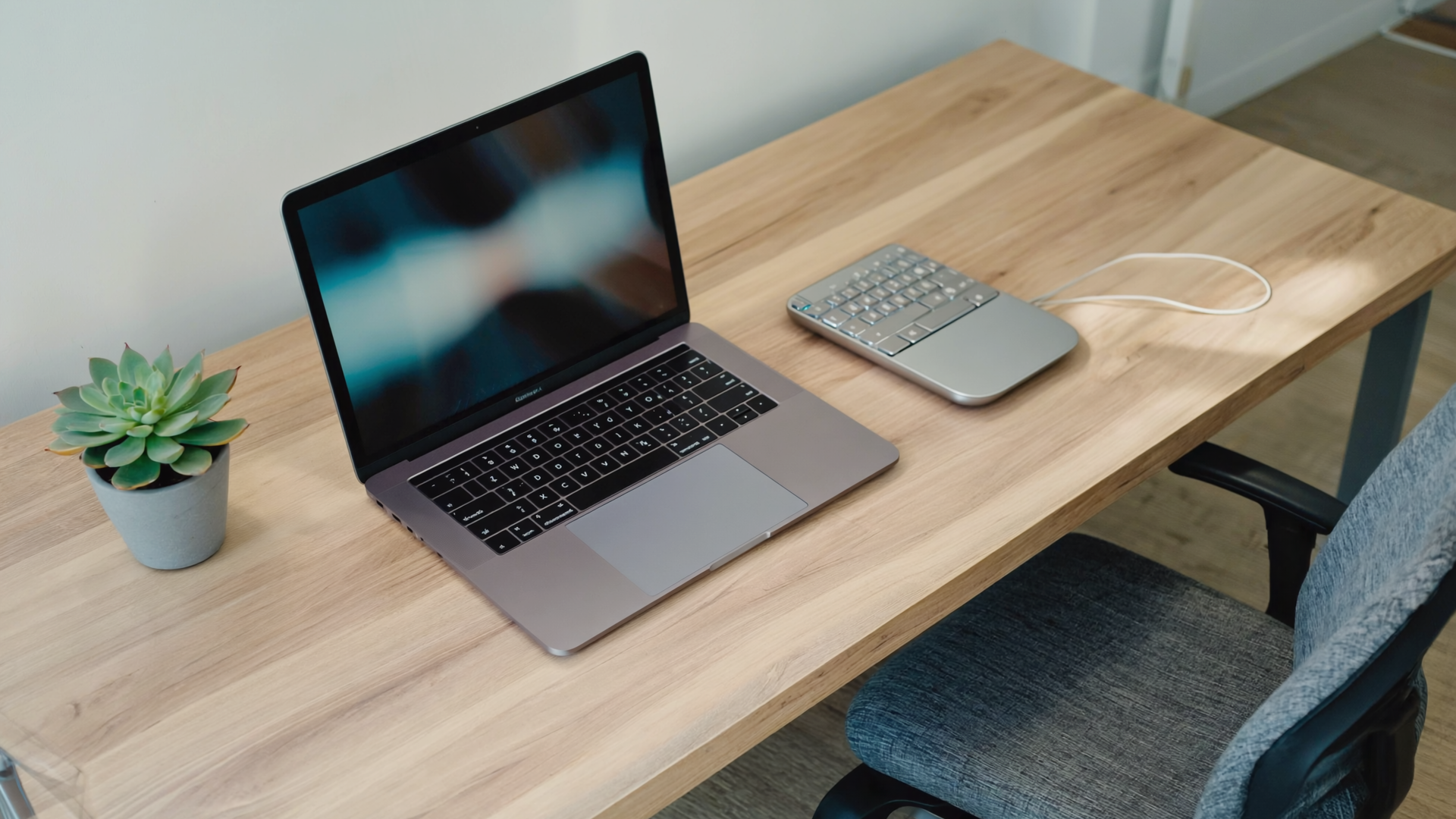 Claude Code Training: Live Course vs. Self-Paced Video — Which Wins?