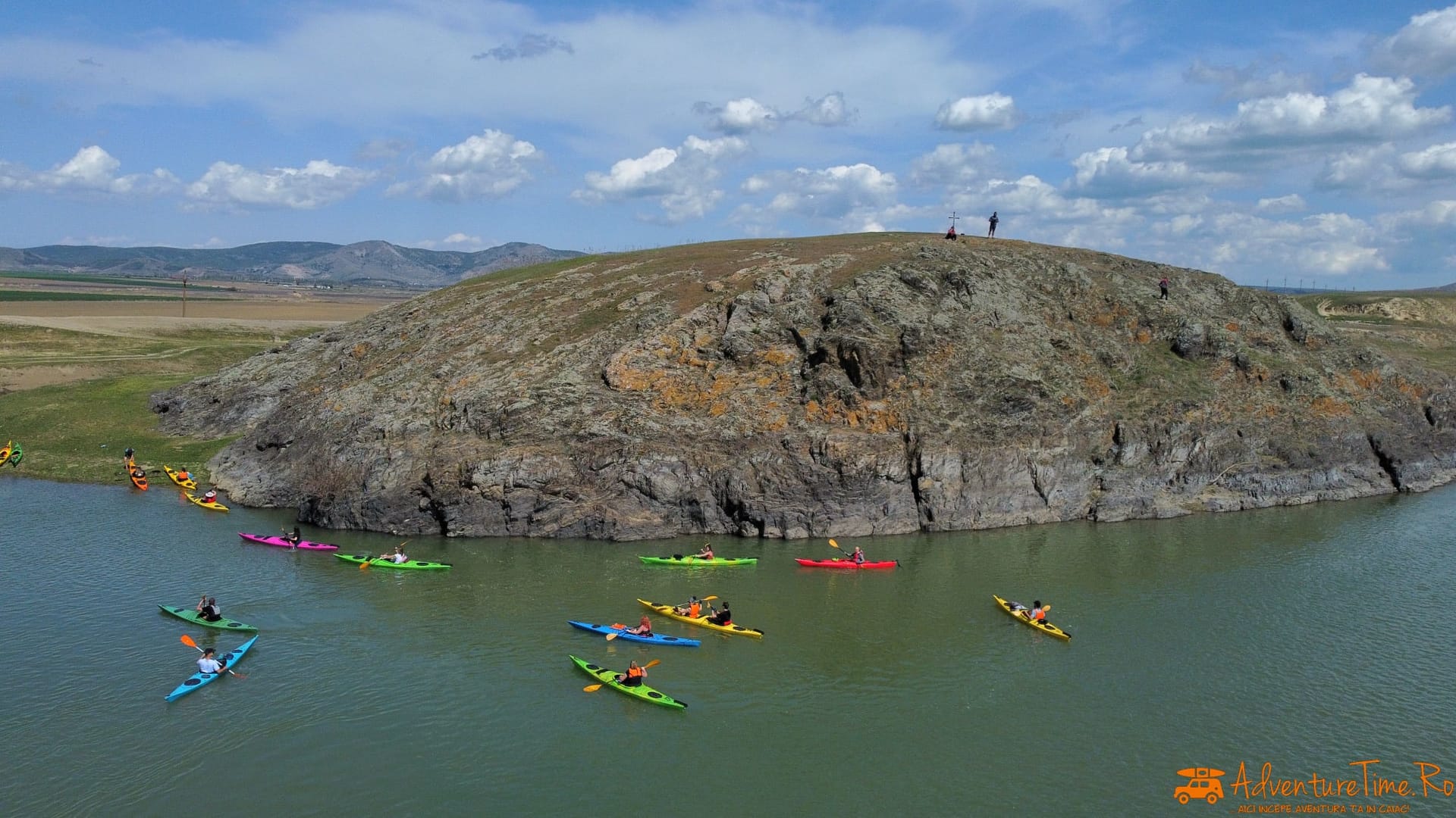 Caiac si Trekking in Muntii Macinului