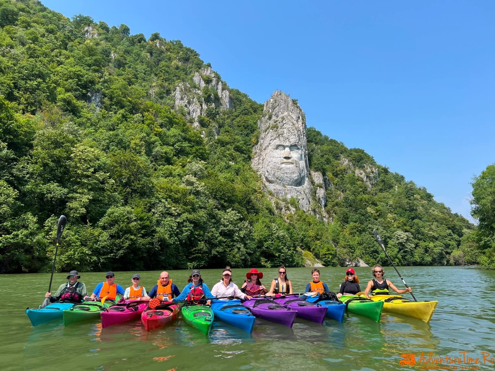 1 Decembrie: 4 Zile de Caiac, Trekking și Băi Termale la Cazanele Dunării