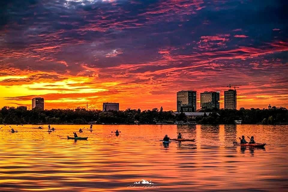 Relaxare după Job în Caiace & SUP pe Lacul Herăstrău: program pentru tot sezonul 2026 - Imagine 1