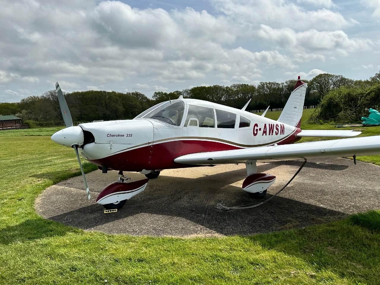 Piper PA28-235 Cherokee - Aircraft - Kent
