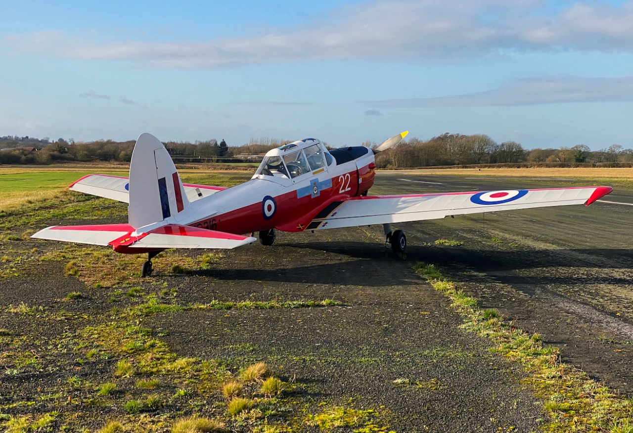 De Havilland Aircraft Co DHC-1 Chipmunk 22 - Aircraft - White Waltham Airfield