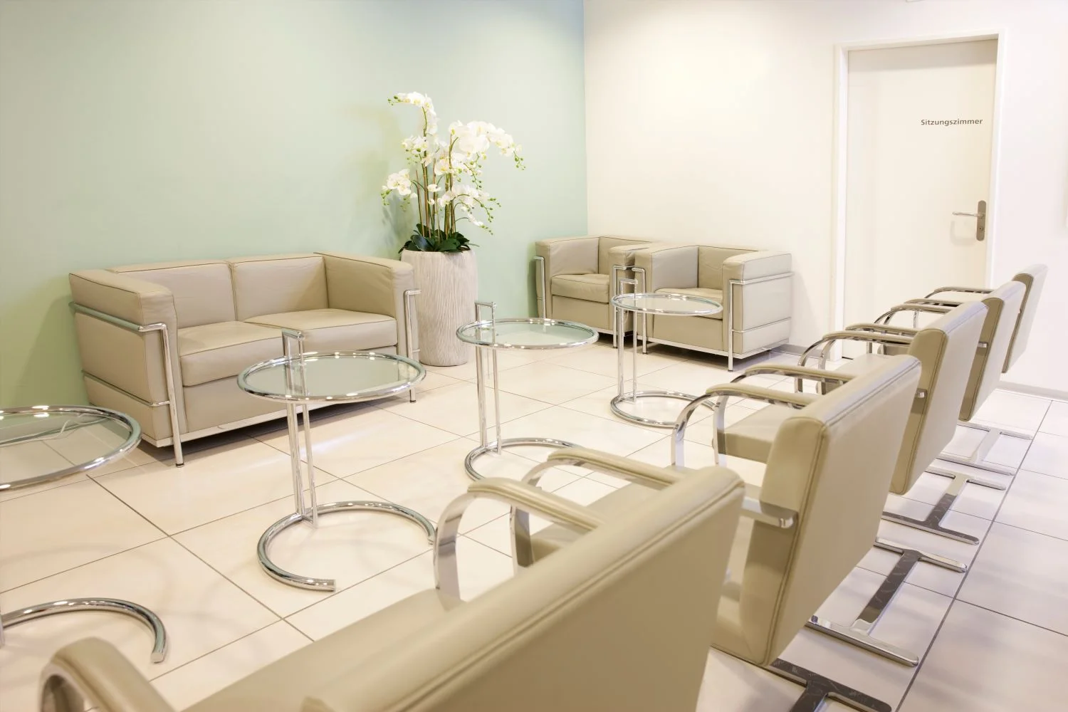 Roentgeninstitut Baden Wartezimmer