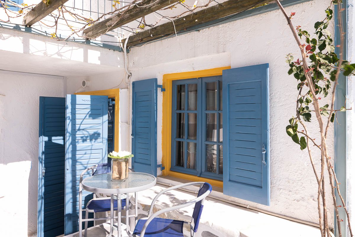 Afroditi Apartments, Balcony with a table