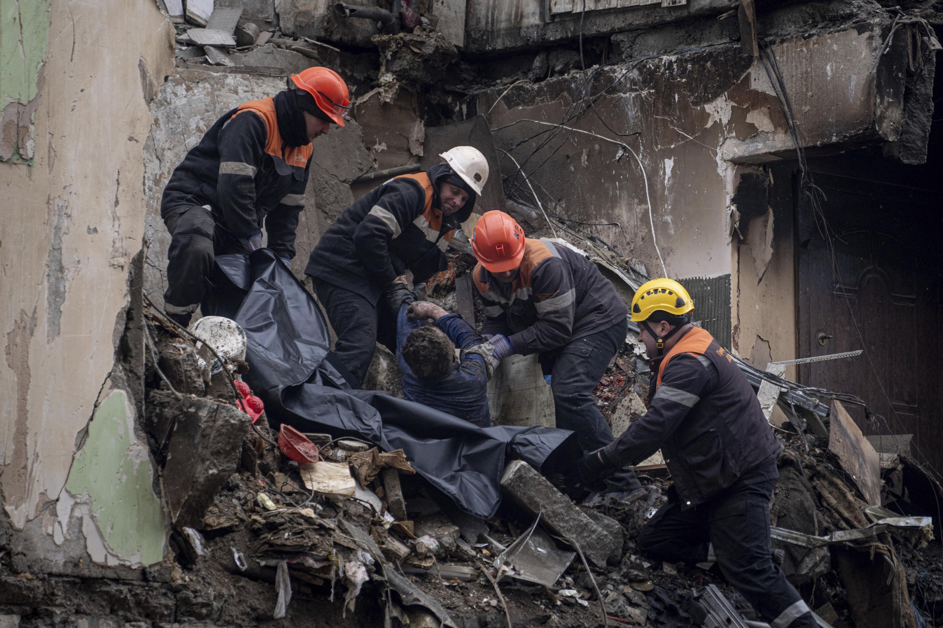 El resultado de las incursiones rusas: 45 civiles fueron asesinados, incluidos 6 niños.