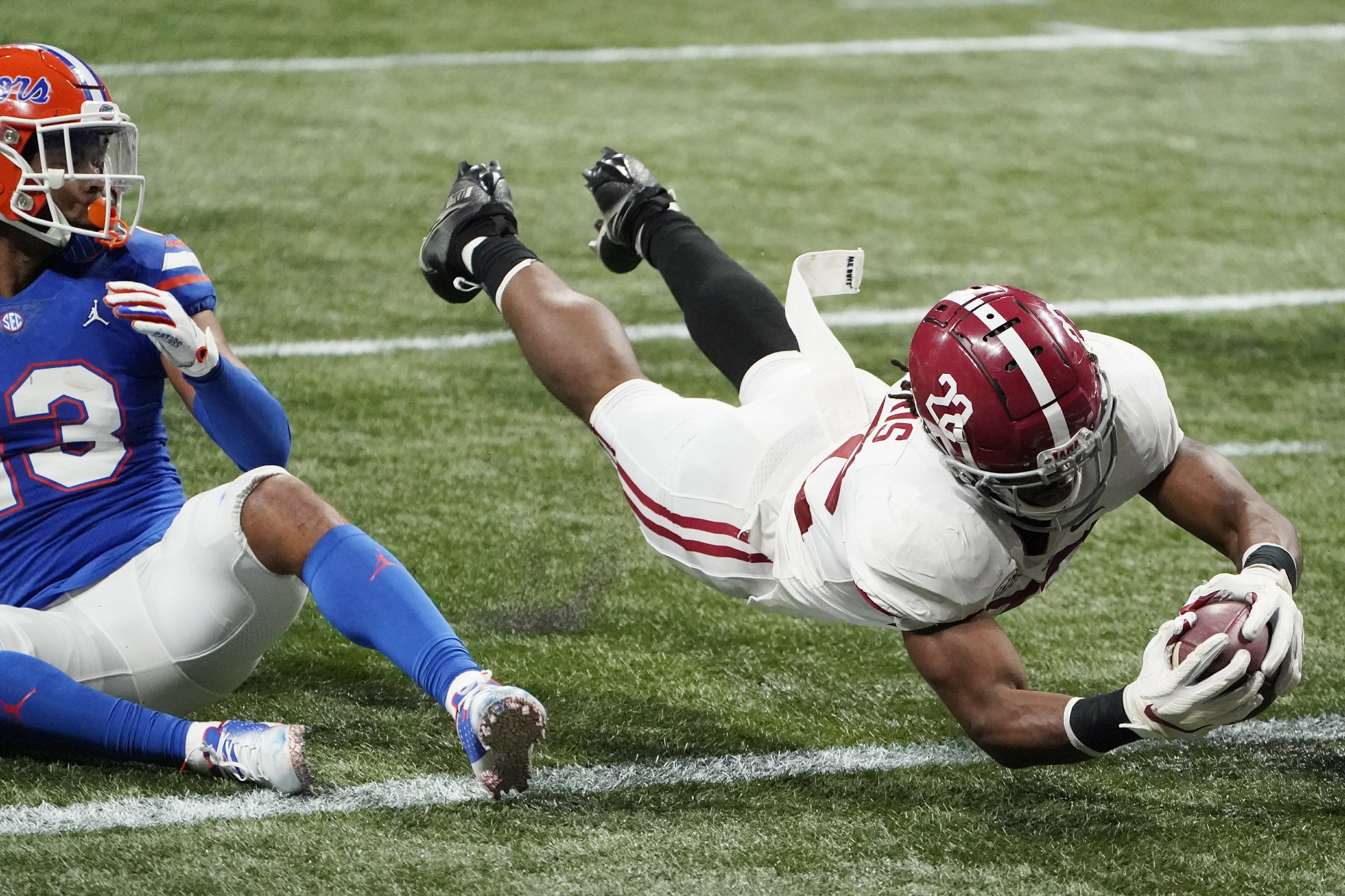 No. 1 Alabama holds off No. 11 Florida in SEC title game - Vimarsana News