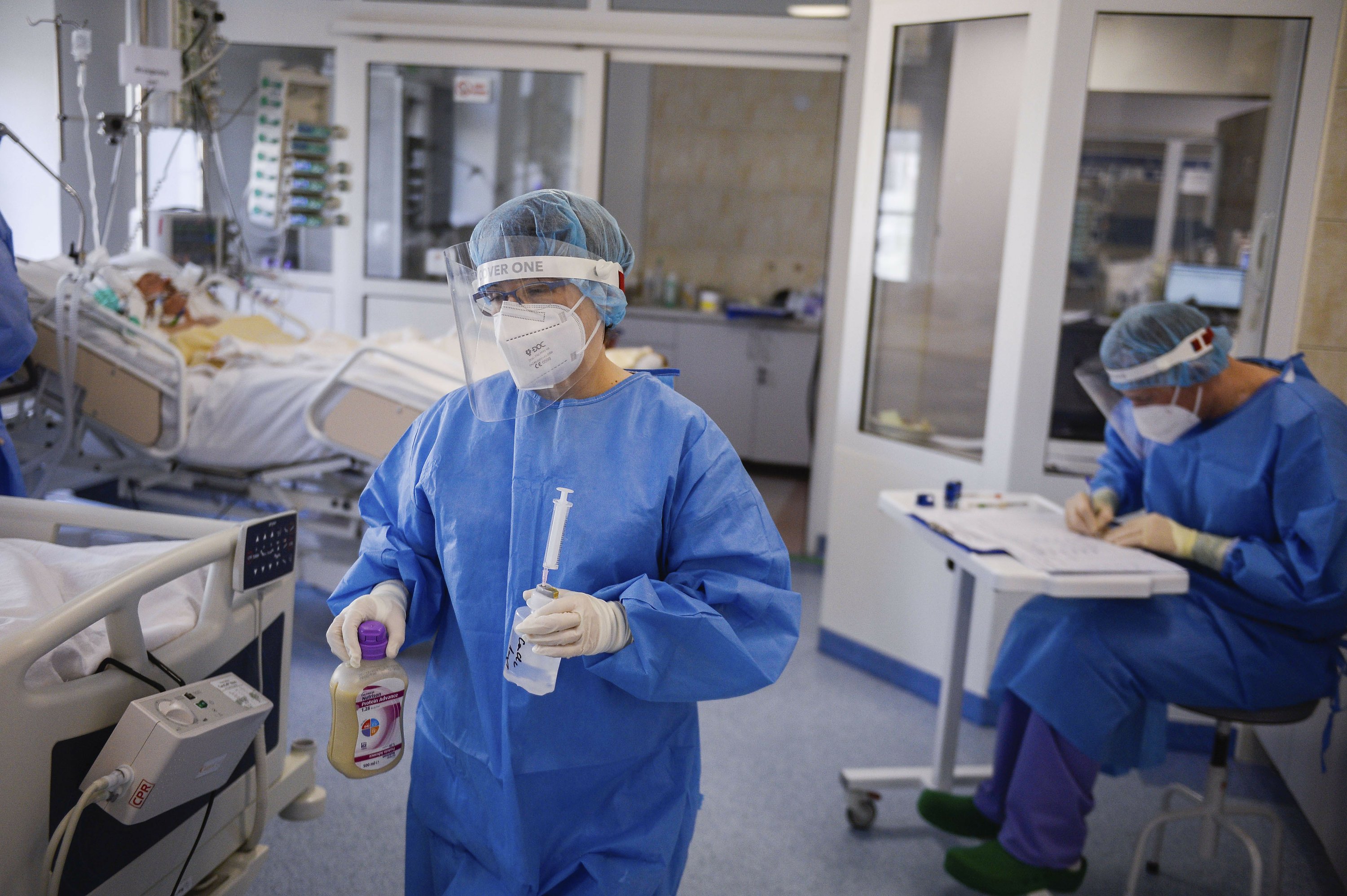 Polish hospitals struggle with virus recovery