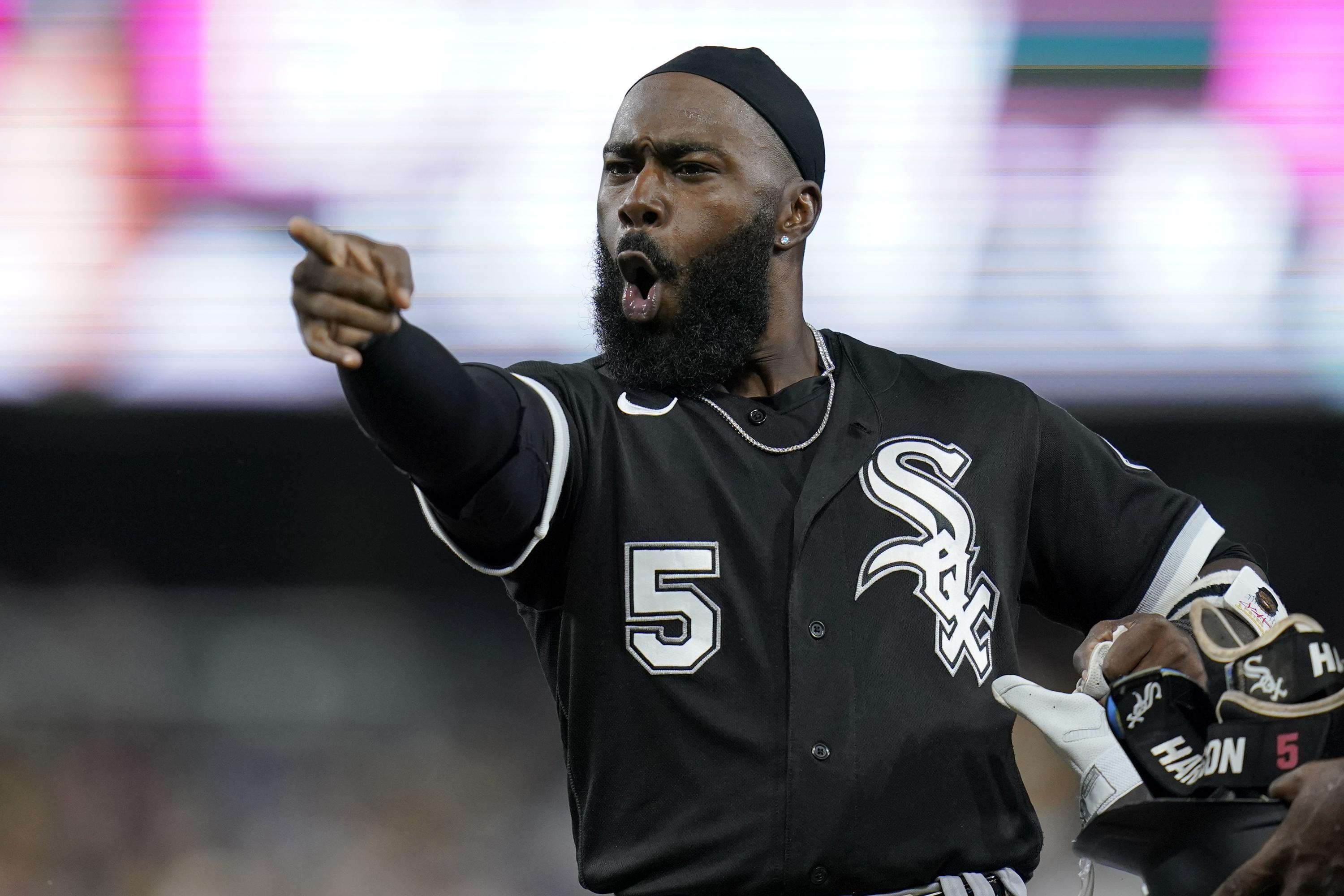 Jiménez, White Sox win 31; Padres' magic number still 3 AP News