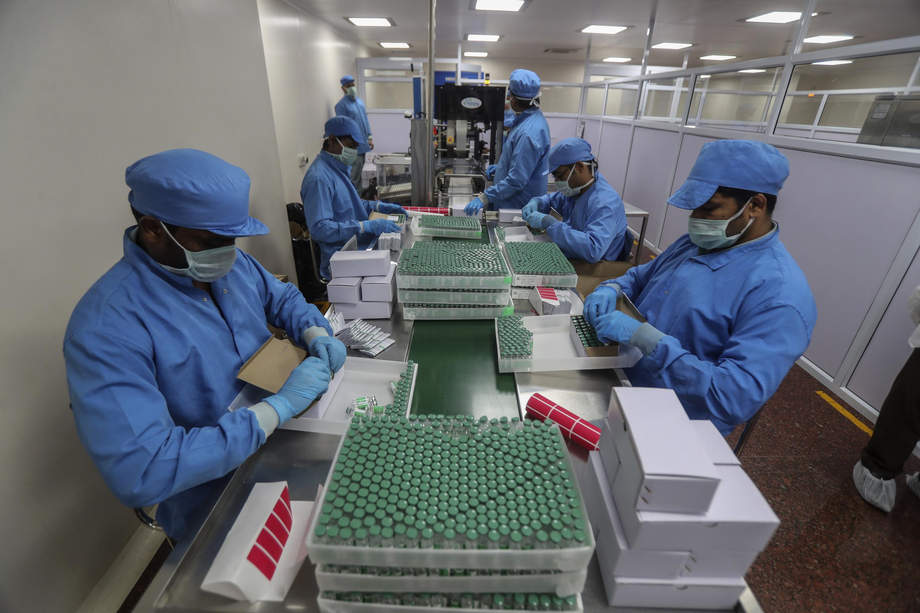 India reanudará exportación y donación de vacunas COVID-19