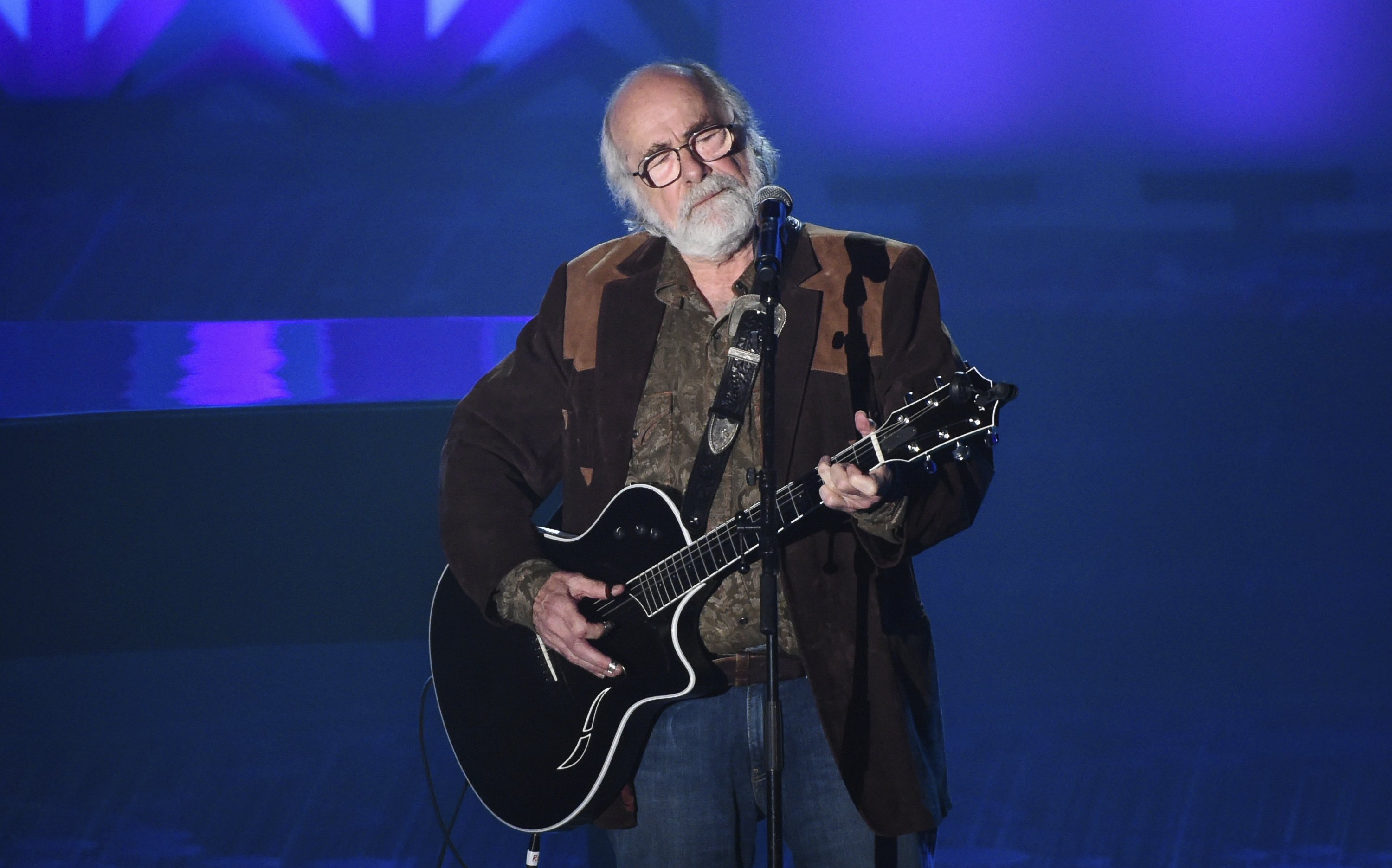 Robert Hunter, Grateful Dead's poetic lyricist, dead at 78 - The Associated Press