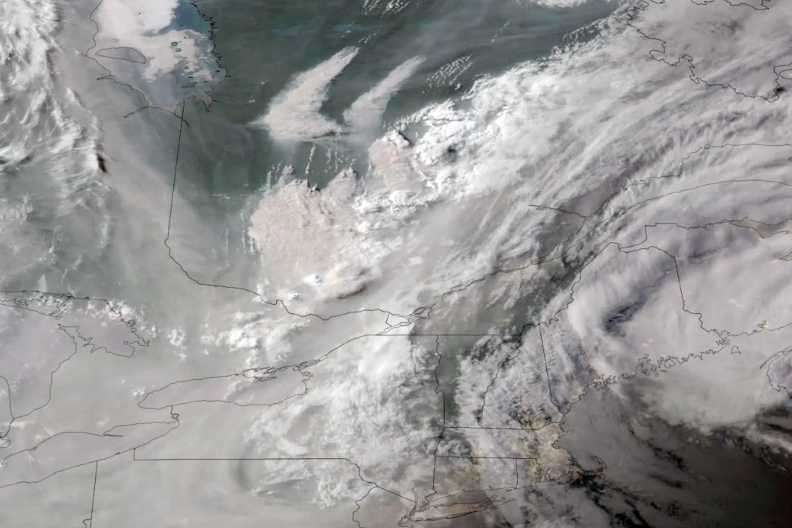 Les incendies de forêt au Canada entraînent des alertes sur la qualité de l’air aux États-Unis.  Voici comment rester en sécurité