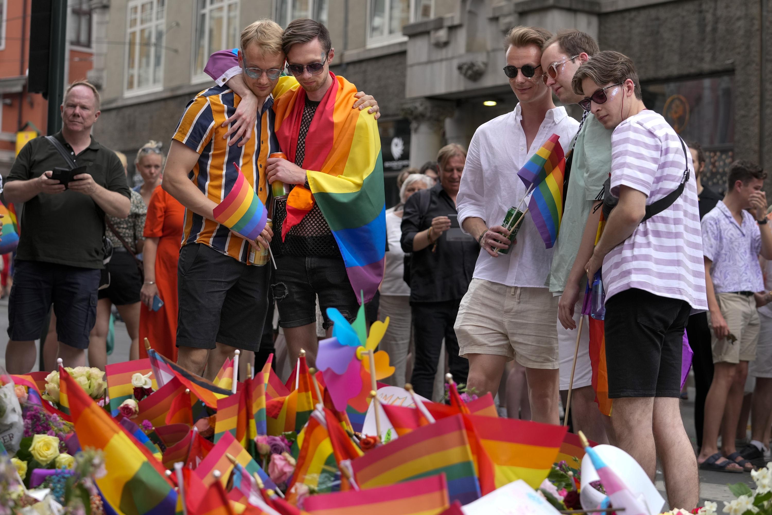 Norge rystet av et angrep som etterlater 2 døde under Pride-festivalen