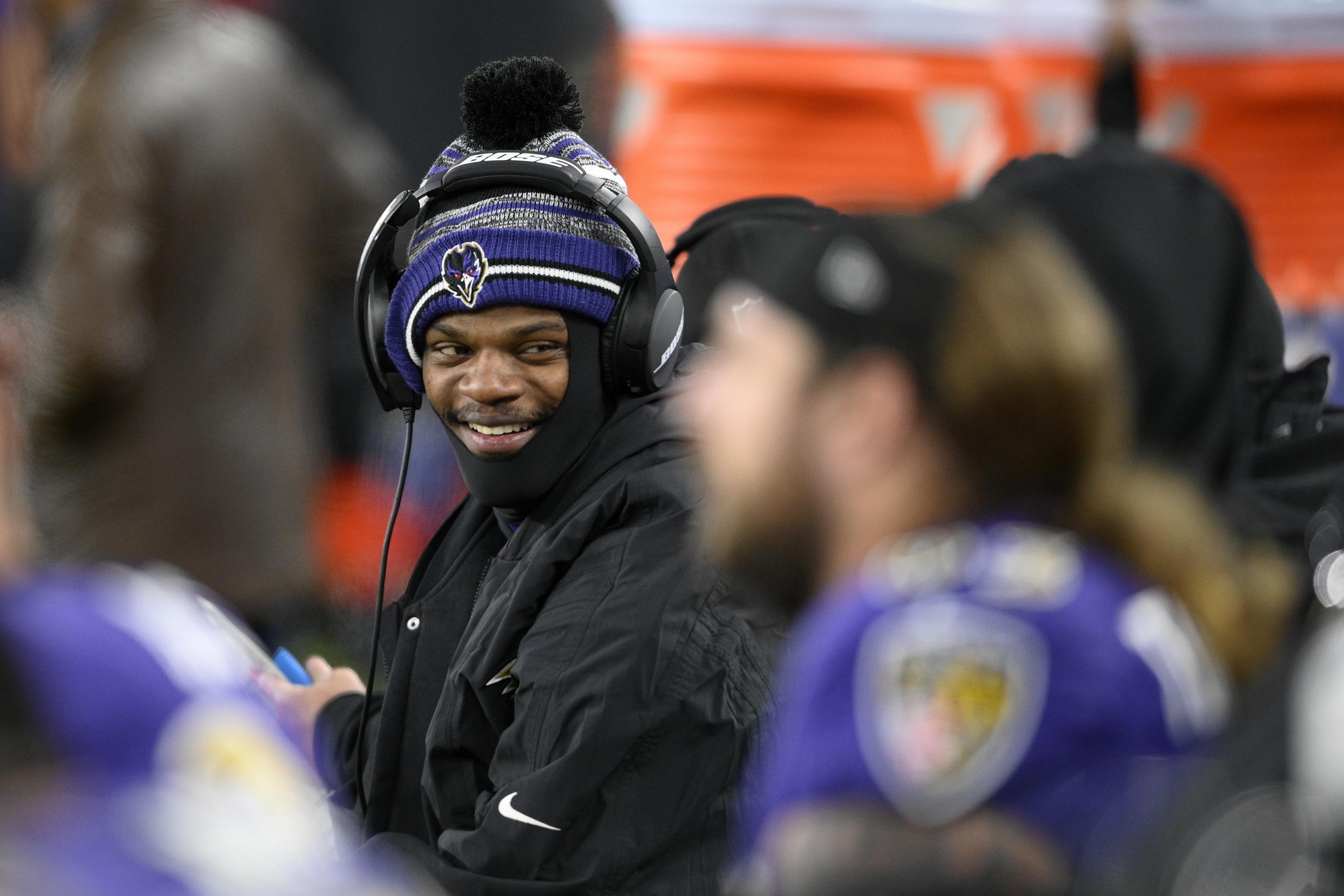 QB Lamar Jackson limited at practice 