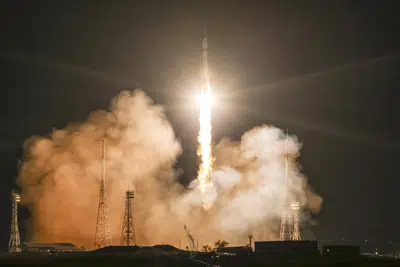 En esta fotografía difundida por la Corporación Espacial Estatal Roscosmos, una nueva cápsula Soyuz MS-23 despega del cosmódromo Baikonur alquilado por Rusia, el viernes 24 de febrero de 2023, en Baikonur, Kazajistán. (Ivan Timoshenko/Roscosmos State Space Corporation via AP)