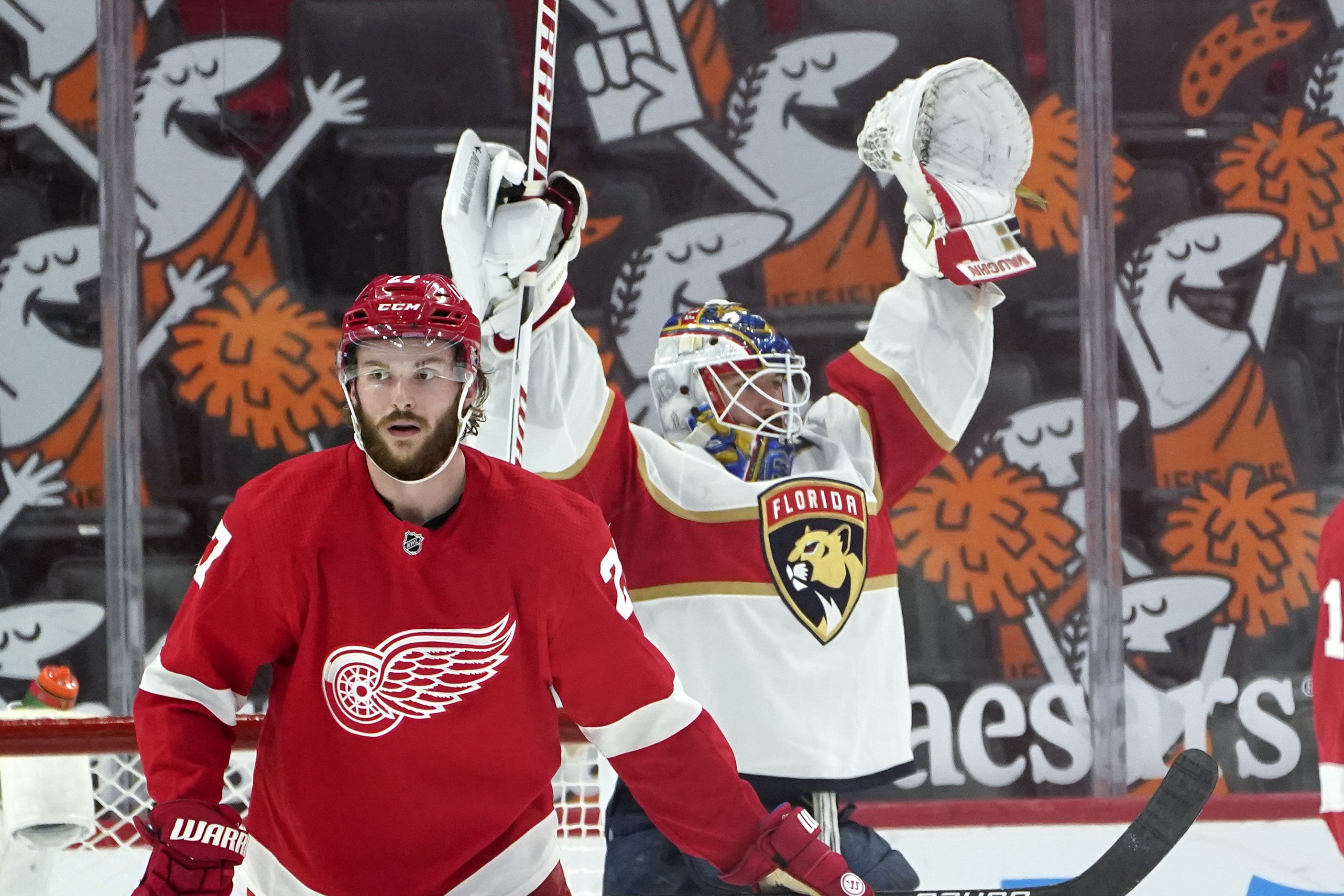 Most NHL teams using 2 goalies to get through pandemic play - Vimarsana News