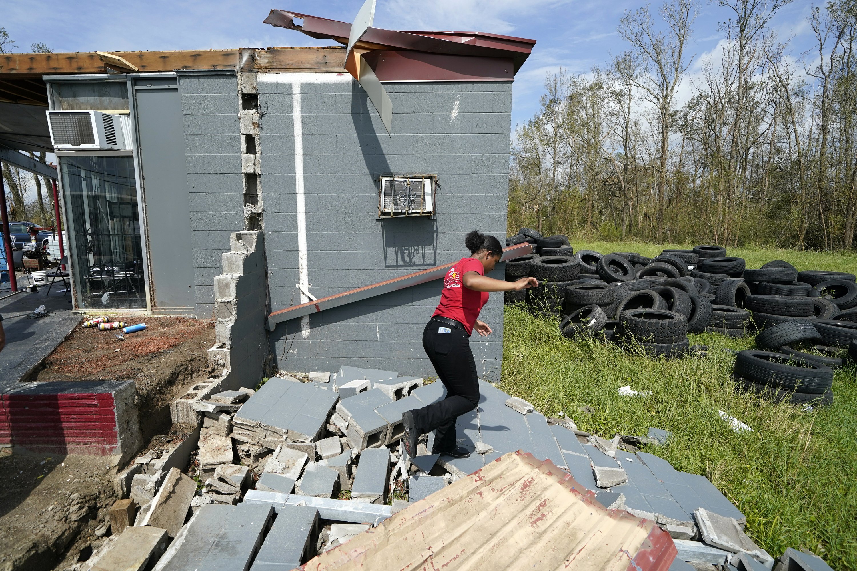 In aftermath of Hurricane Laura, residents worry about help - The Associated Press