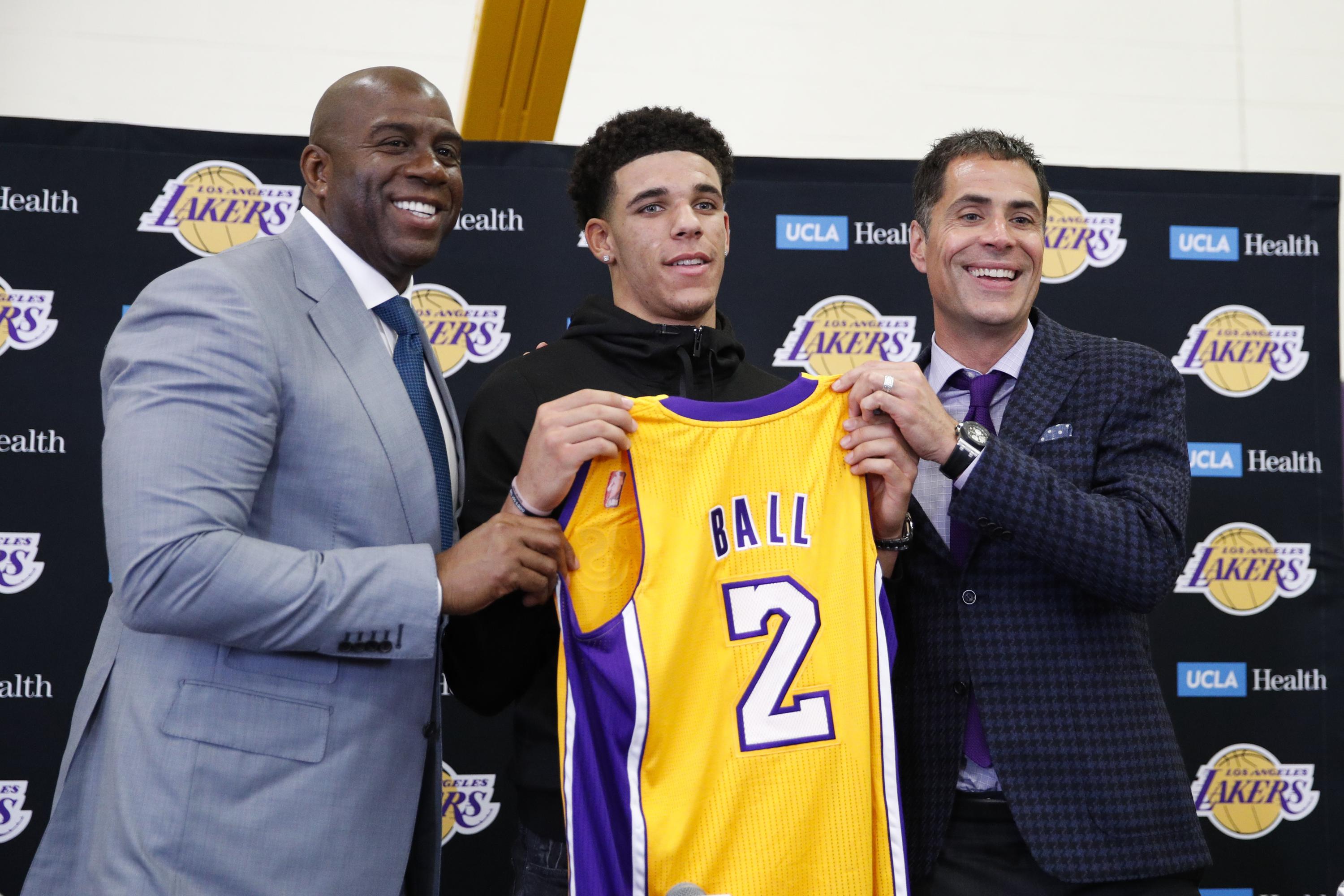 How involved would LaVar Ball actually be if the Lakers drafted Lonzo? -  Los Angeles Times