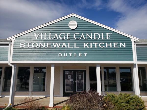 Stonewall Kitchen Opens New Village Candle Outlet Store At The Kittery Outlets In Maine