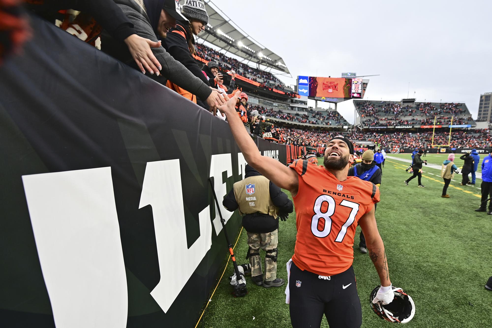 Raiders, Bengals looking to end long playoff droughts | AP News