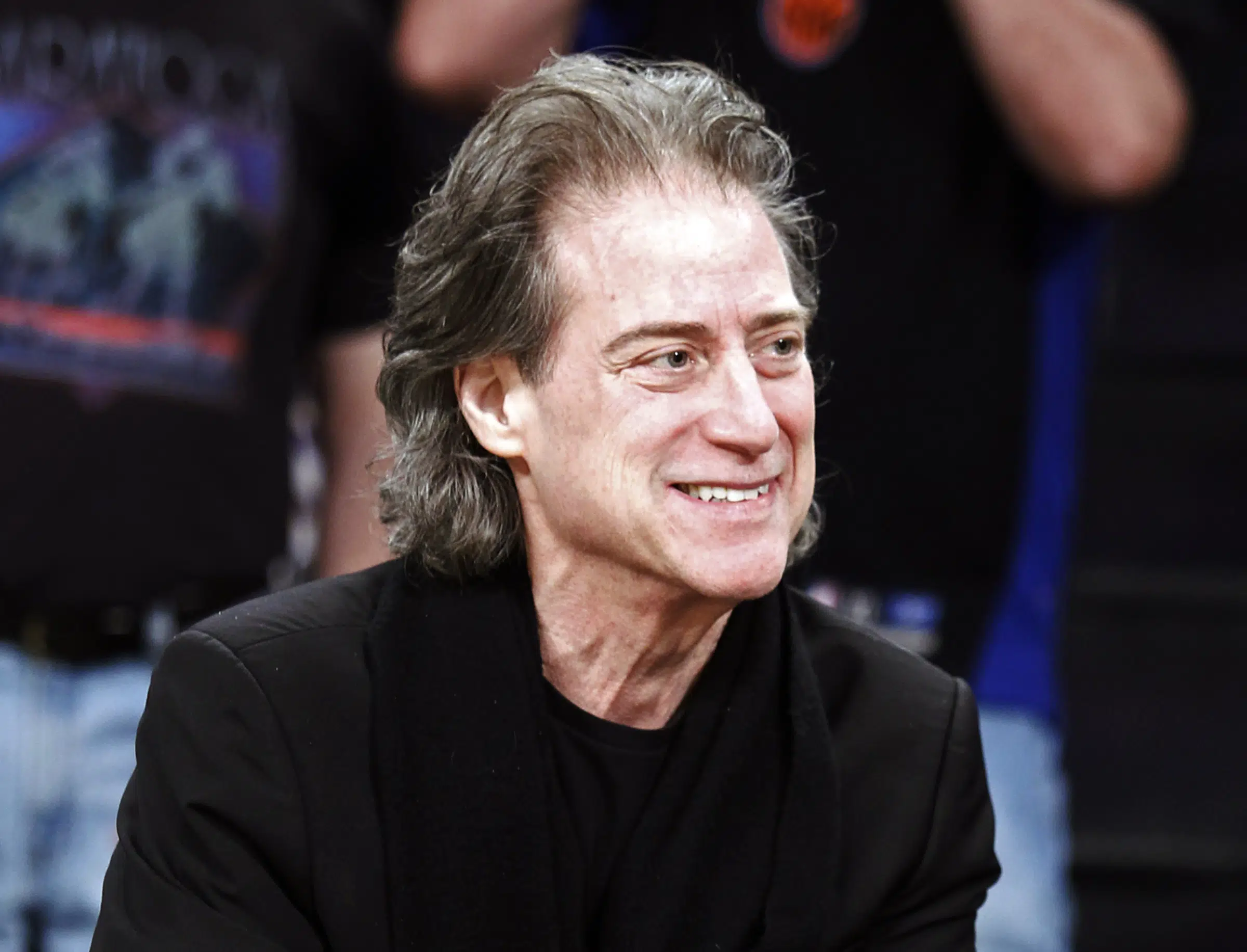 Komiker Richard Lewis gibt bekannt, dass er an Parkinson leidet