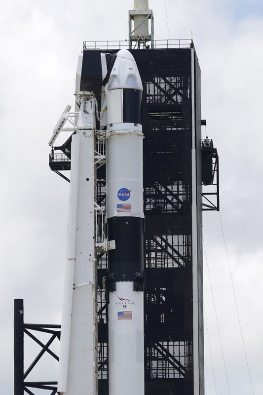 Back In The Game Spacex Ship Blasts Off With 2 Astronauts