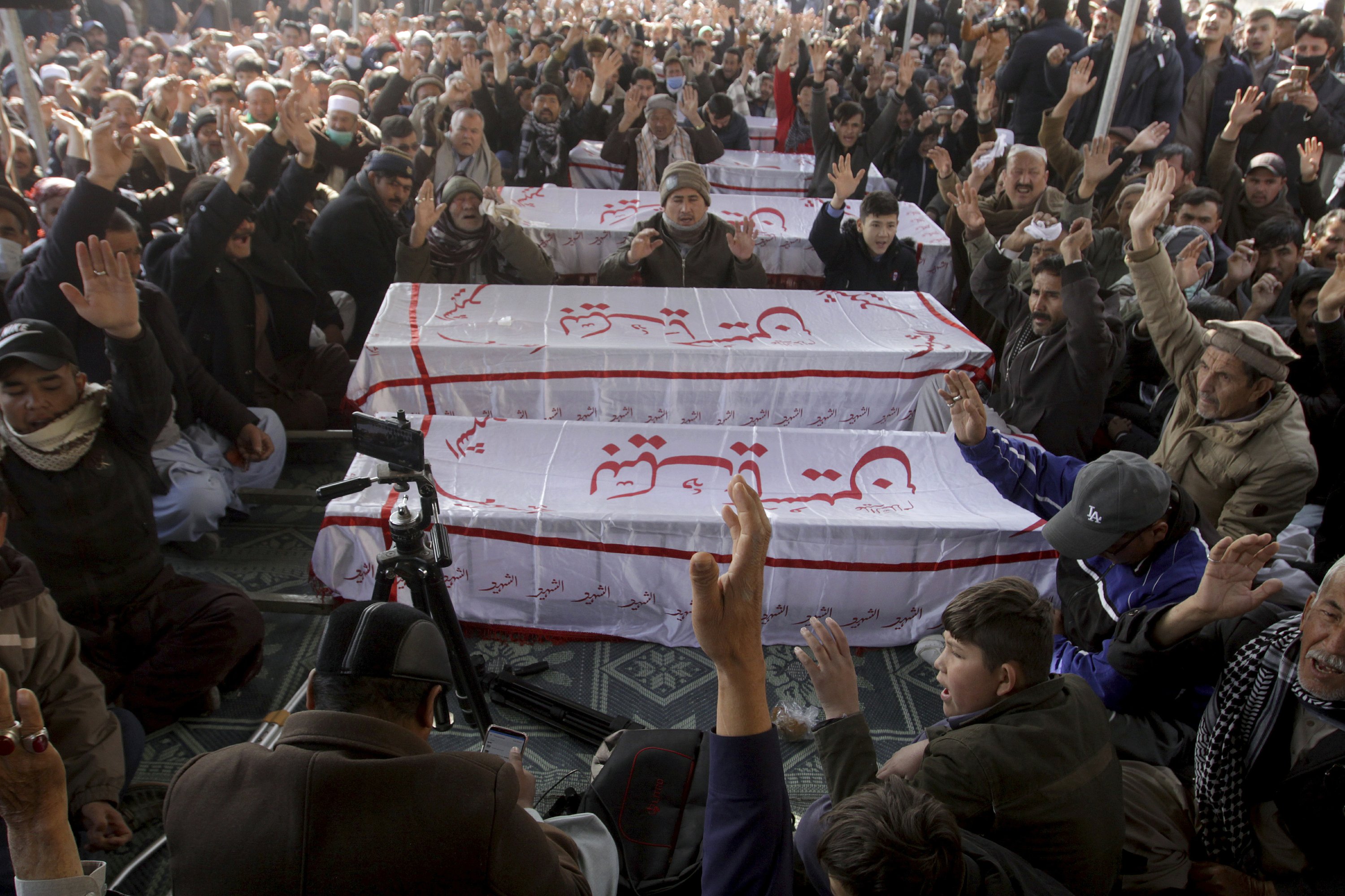 Pakistani Shiites demonstrate against ISIS coal miners’ deaths